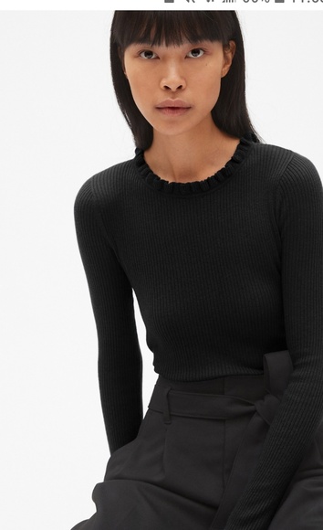 GAP Sweaters - Gap ribbed ruffle trim crewneck GAP Sweaters - Gap ribbed ruffle trim crewneck
